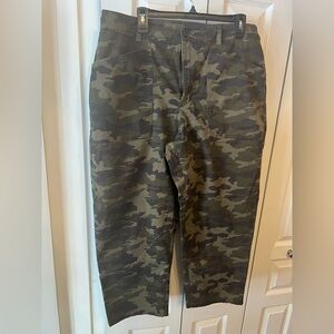 Universal Thread Womens Camo Pants Size 17 Soft Pockets